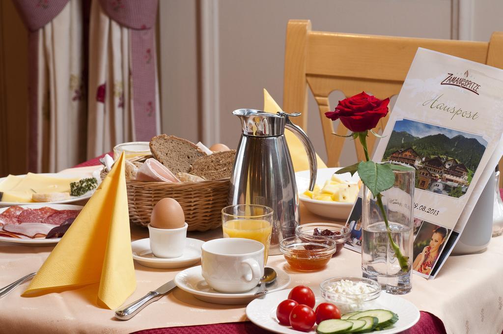 Berg-Spa & Hotel Zamangspitze Sankt Gallenkirch Dış mekan fotoğraf