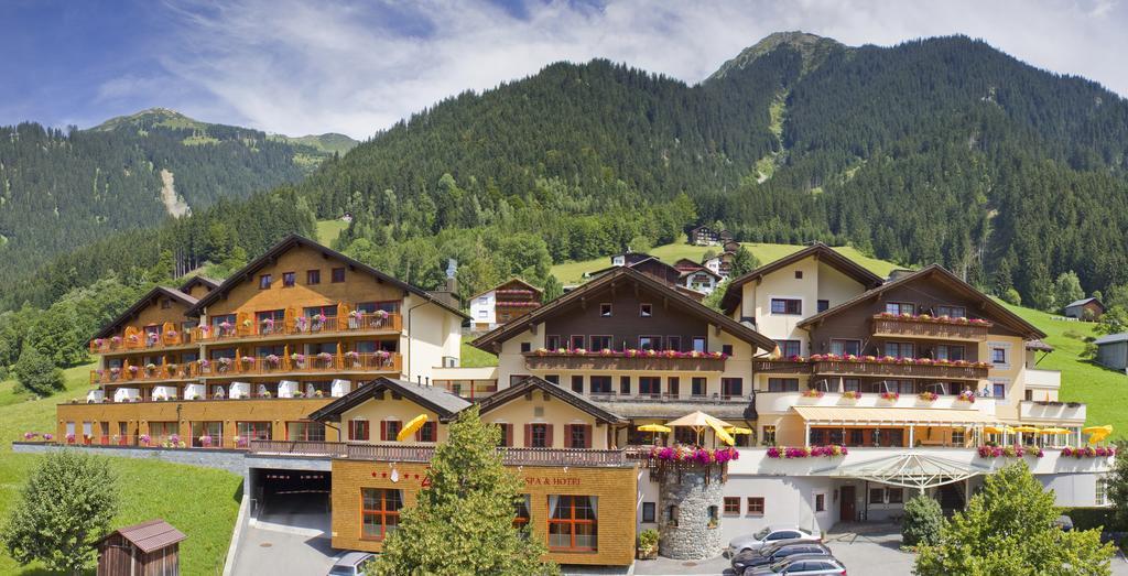 Berg-Spa & Hotel Zamangspitze Sankt Gallenkirch Dış mekan fotoğraf